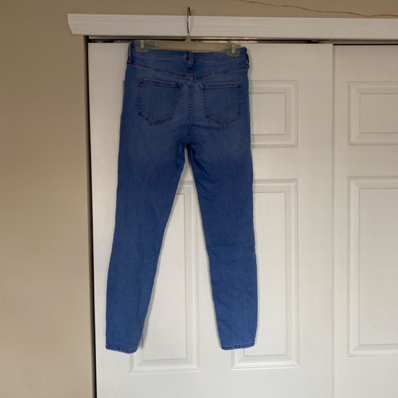 Old Navy Skinny jeans - Picture 2 of 2